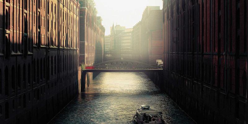 哑铃、蛋白粉与复古健身：打造健身工作室高效课程的三大利器