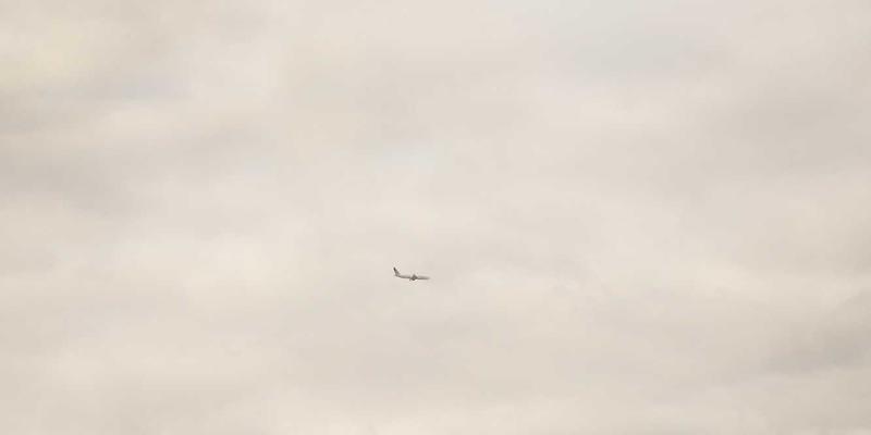 大重量深蹲安全指南：从专业深蹲架选购到安全杆使用，打造你的完美健身计划